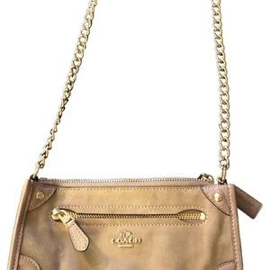 ✨💕 Coach beige suede crossbody 👜✨